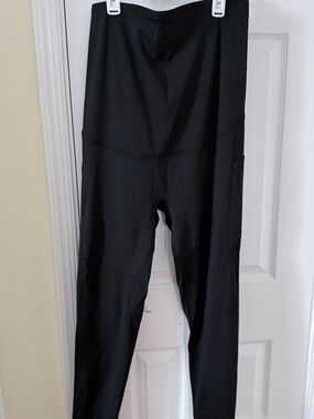High-Rise Black Maternity Leggings with Side Pocket